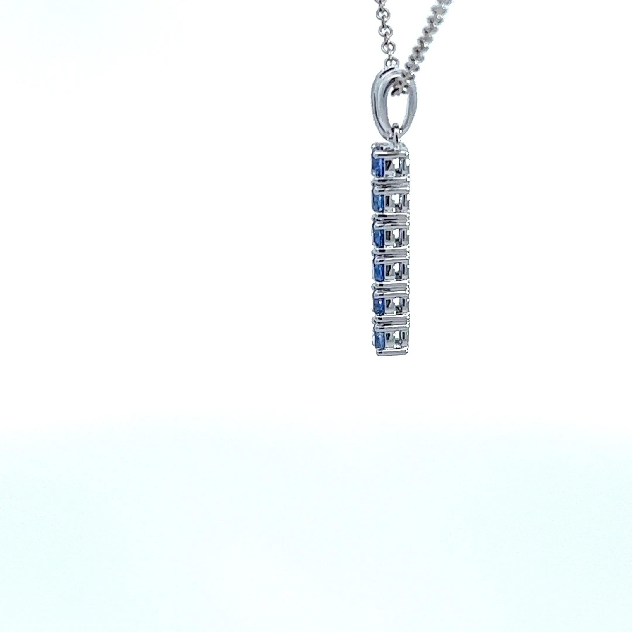 18kt White Gold Natural Blue  Sapphire Pendant