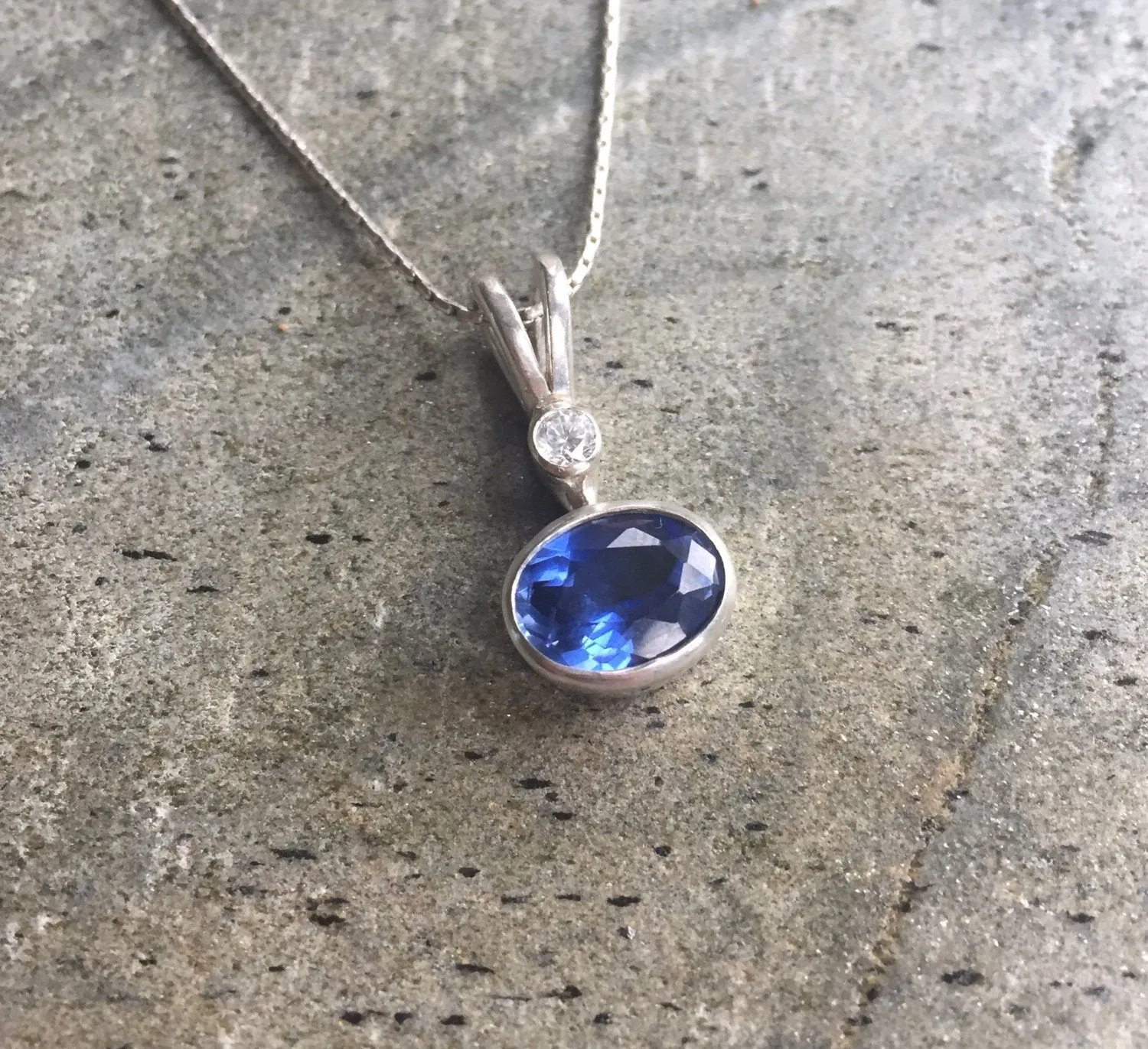 Blue Sapphire Necklace - Vintage Oval Necklace - Blue Dainty Pendant