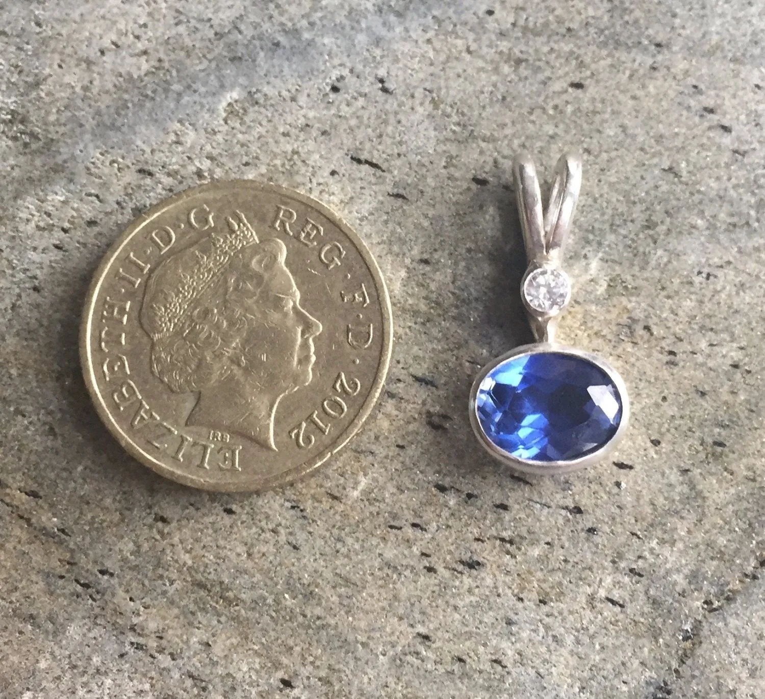 Blue Sapphire Necklace - Vintage Oval Necklace - Blue Dainty Pendant