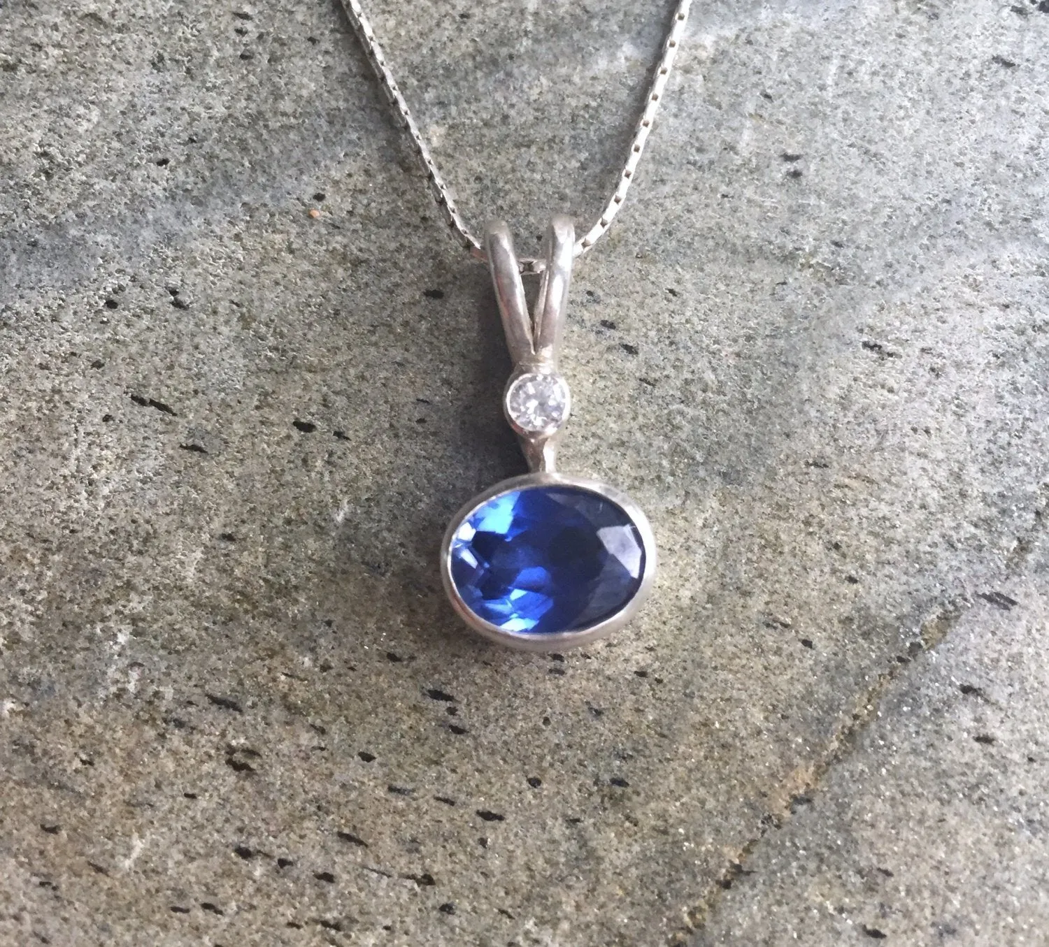 Blue Sapphire Necklace - Vintage Oval Necklace - Blue Dainty Pendant