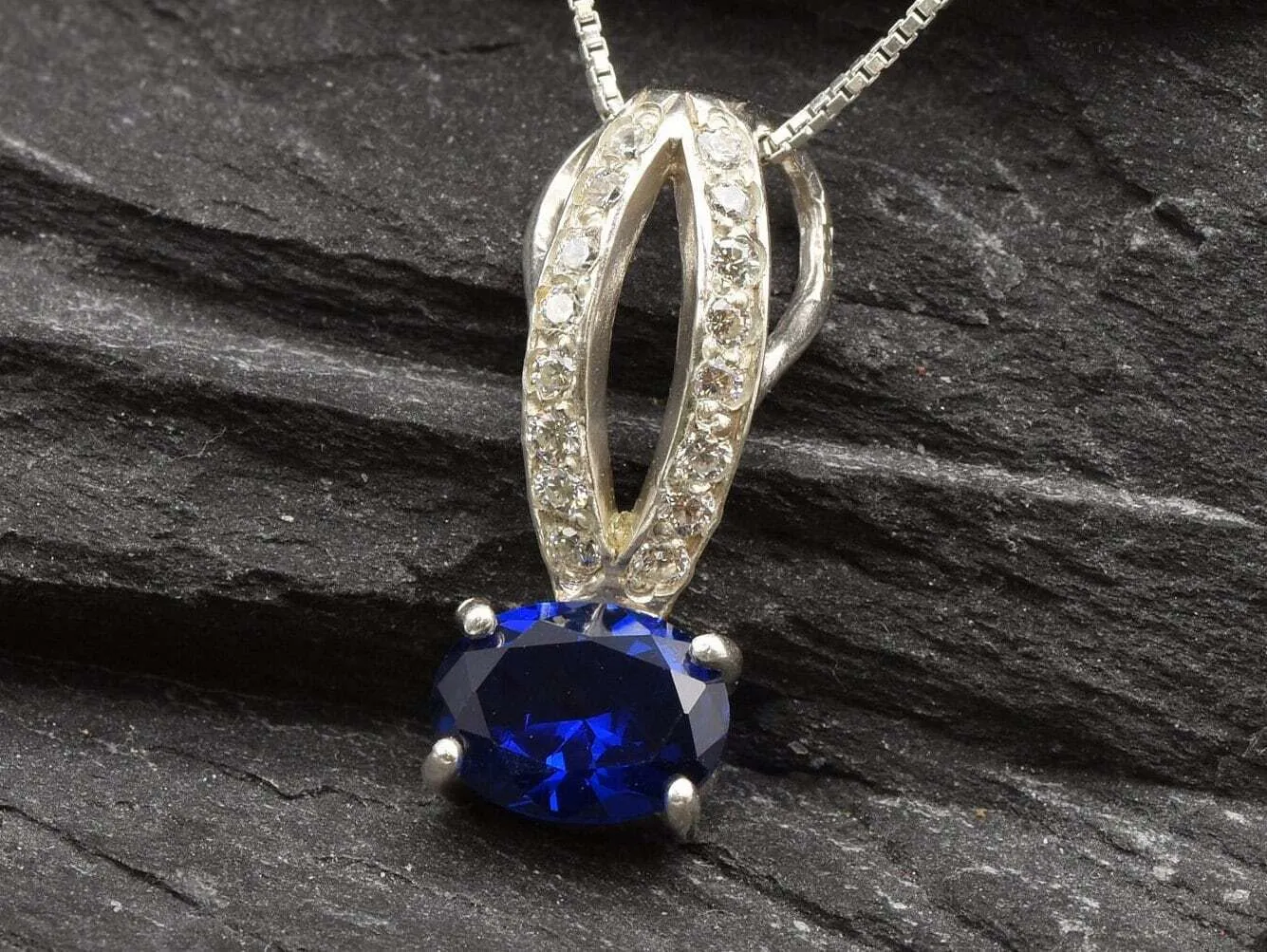 Blue Sapphire Pendant - Vintage Oval Necklace - Classy Drop Necklace