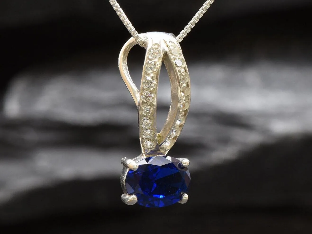 Blue Sapphire Pendant - Vintage Oval Necklace - Classy Drop Necklace