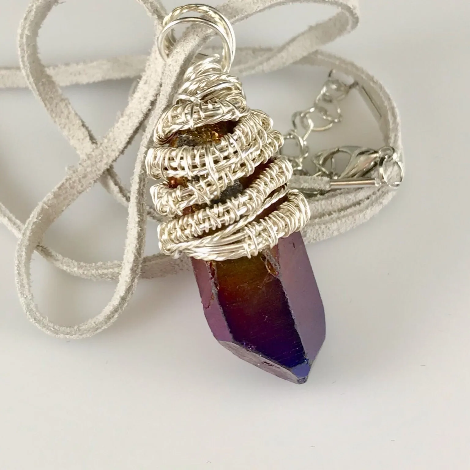 Rainbow Quartz Pendy