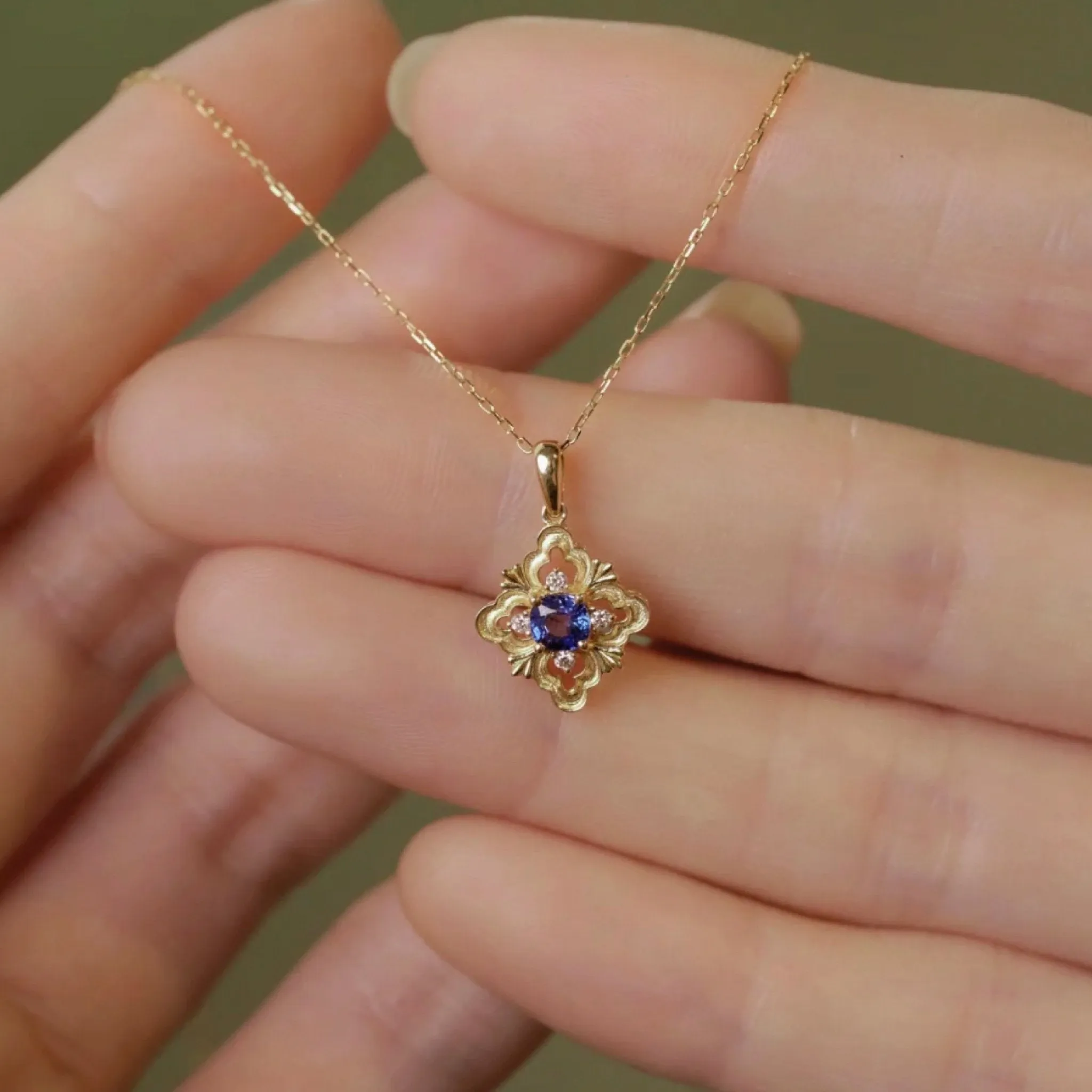 Sapphire Fleur Necklace (Solid Silver)
